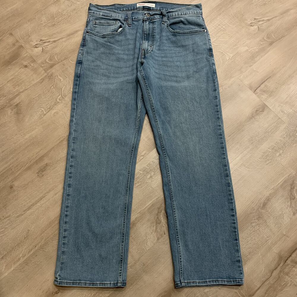 Levi Strauss Signature Jeans Men's 32x30 Relaxed Straight Leg Denim Light Wash